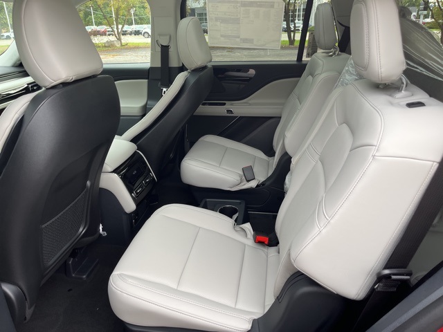 2026 Lincoln Aviator Premiere Image 10 of 42