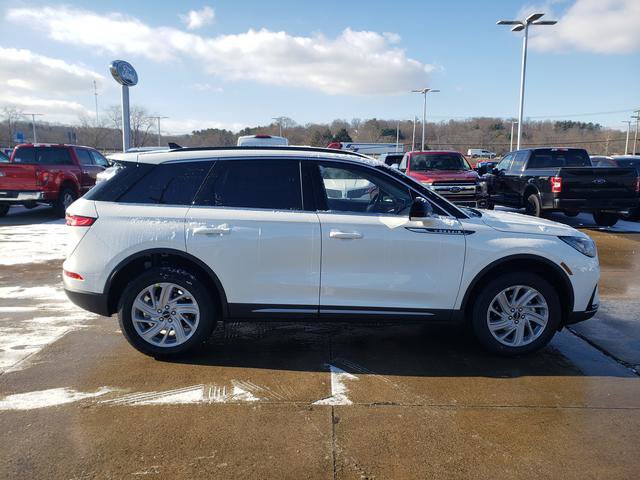 2026 Lincoln Corsair Premiere Image 4 of 21