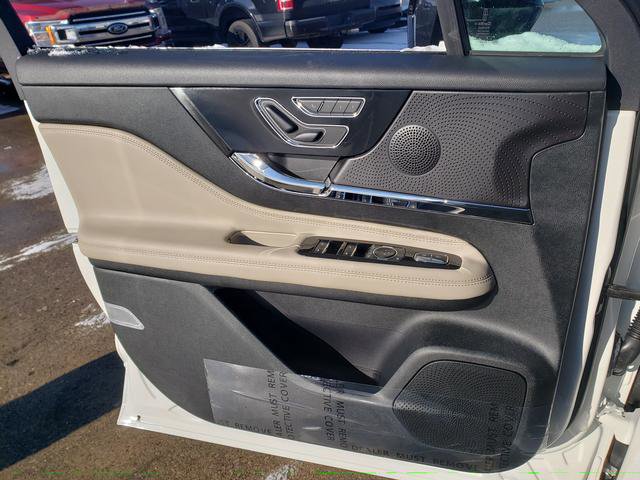 2026 Lincoln Corsair Premiere Image 18 of 21