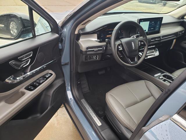 2026 Lincoln Corsair Premiere Image 12 of 21