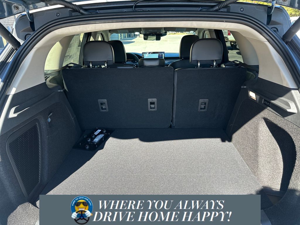 2026 Lincoln Corsair Premiere Image 8 of 32