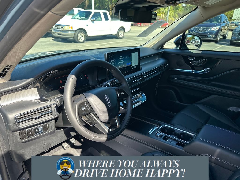 2026 Lincoln Corsair Premiere Image 13 of 32