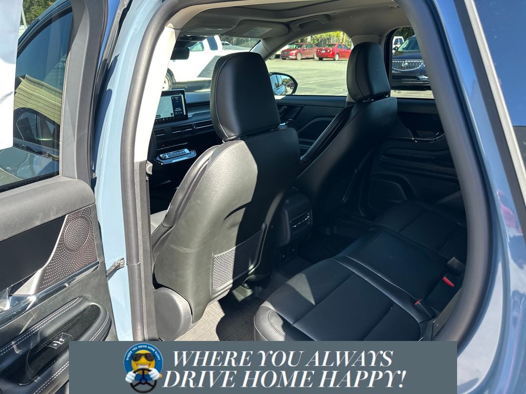 2026 Lincoln Corsair Premiere Image 10 of 32