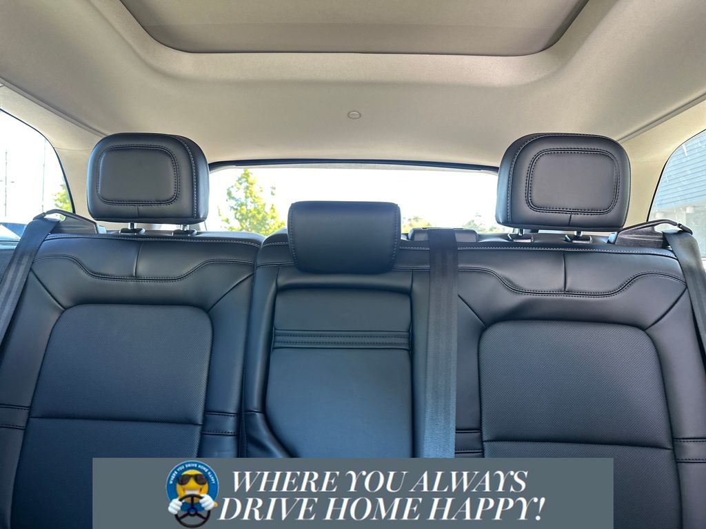 2026 Lincoln Corsair Premiere Image 12 of 32