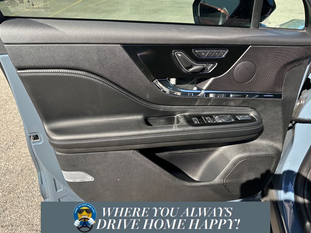 2026 Lincoln Corsair Premiere Image 17 of 32