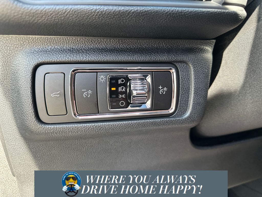 2026 Lincoln Corsair Premiere Image 28 of 32