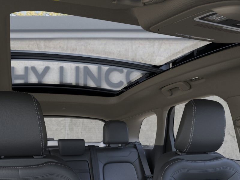 2026 Lincoln Corsair Reserve Image 14 of 22