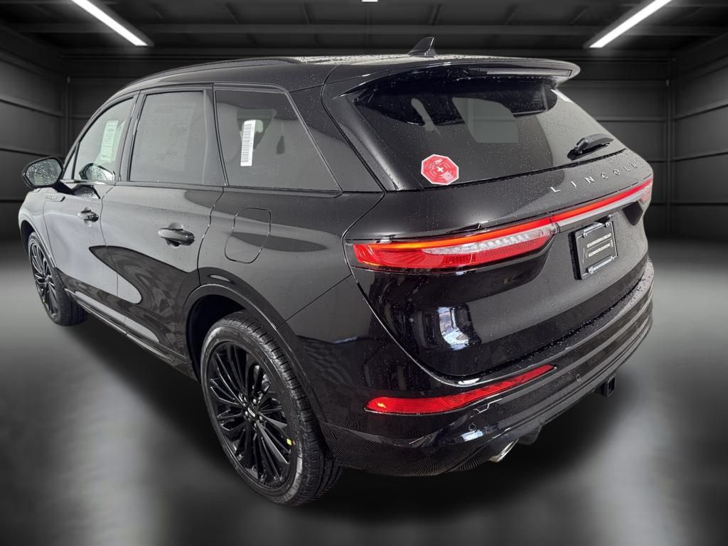 2026 Lincoln Corsair Reserve Image 7 of 73