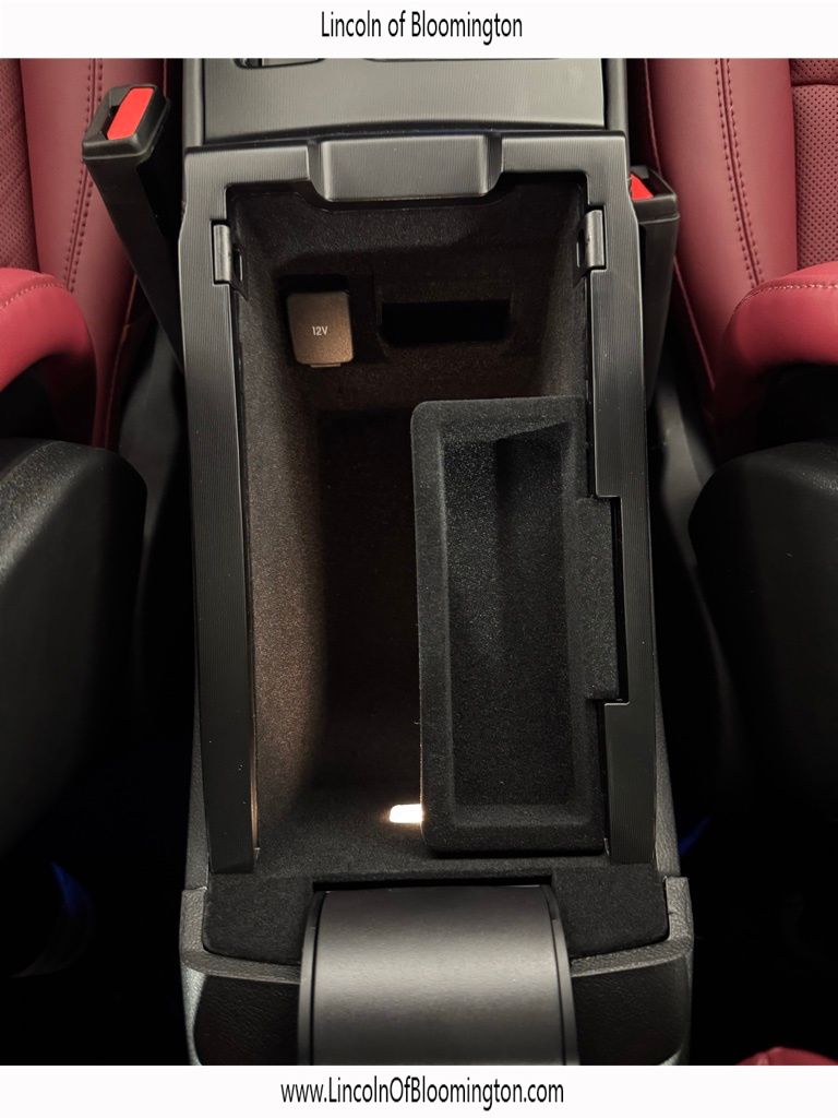 2026 Lincoln Corsair Reserve Image 70 of 73