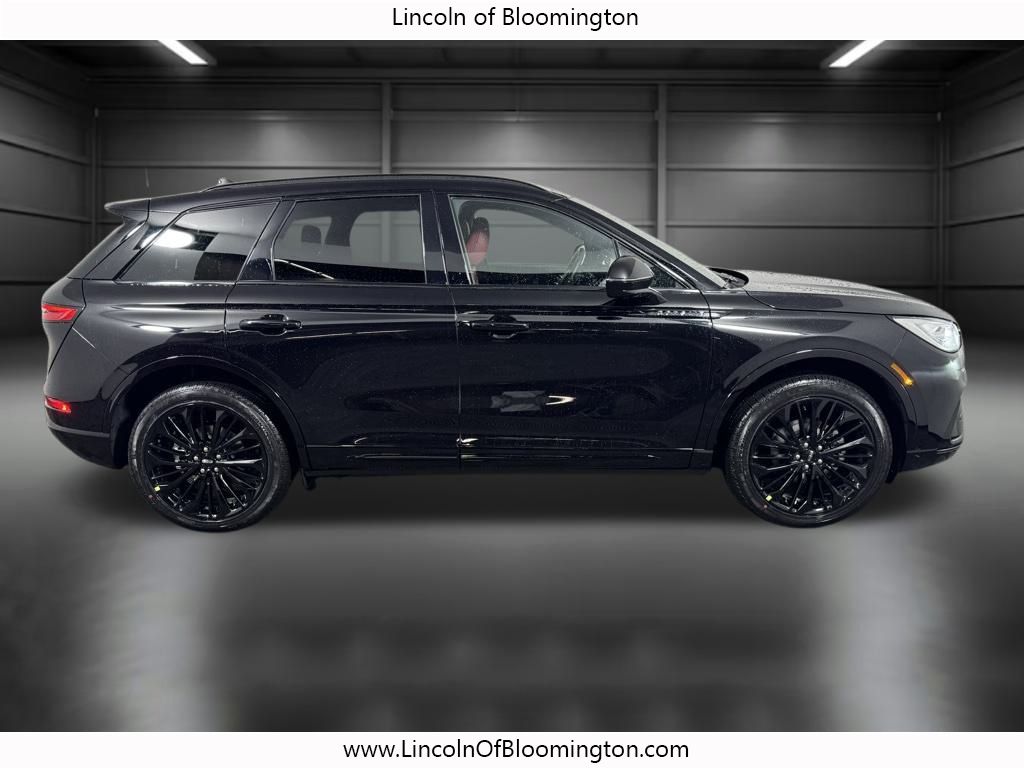 2026 Lincoln Corsair Reserve Image 4 of 73