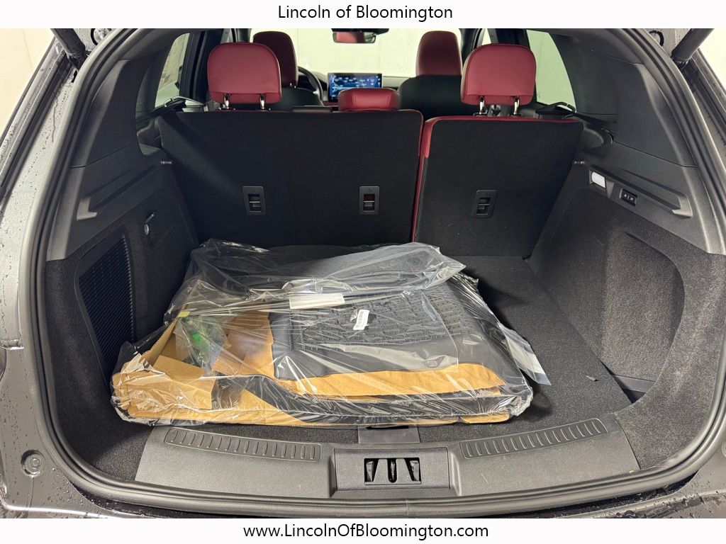 2026 Lincoln Corsair Reserve Image 11 of 73