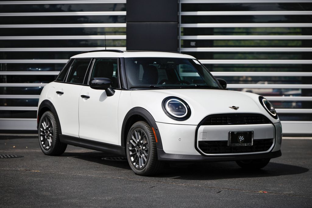 2026 MINI Cooper Hardtop Base Image 1 of 40