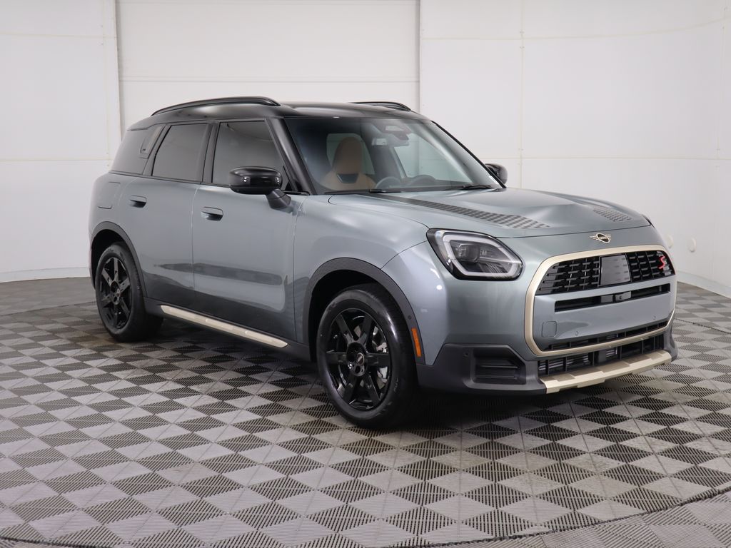 2026 MINI Countryman S Image 2 of 35