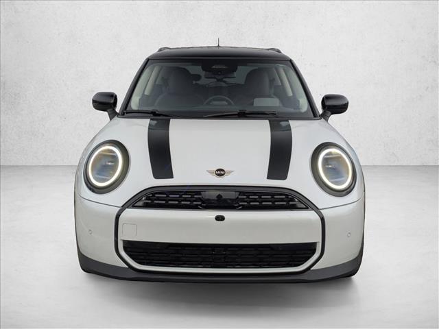 2026 MINI Cooper Hardtop Base Image 2 of 19