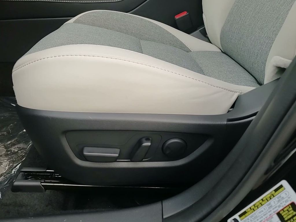 2026 Mazda CX-30 2.5 S Aire Edition Image 21 of 23