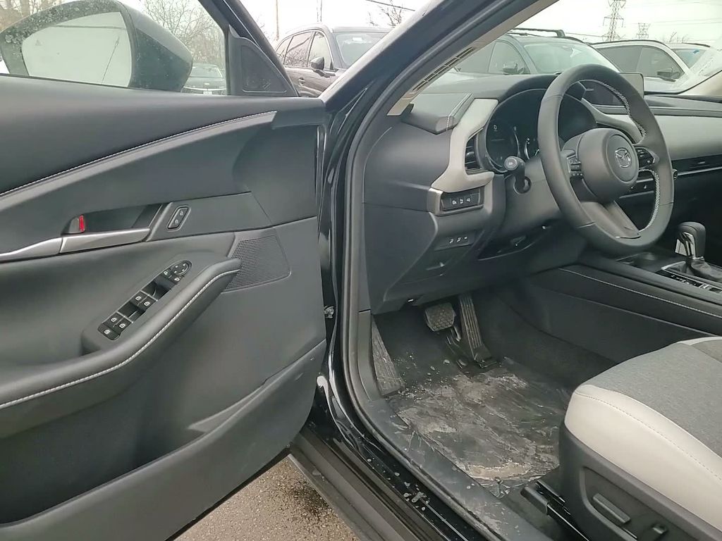 2026 Mazda CX-30 2.5 S Aire Edition Image 13 of 23