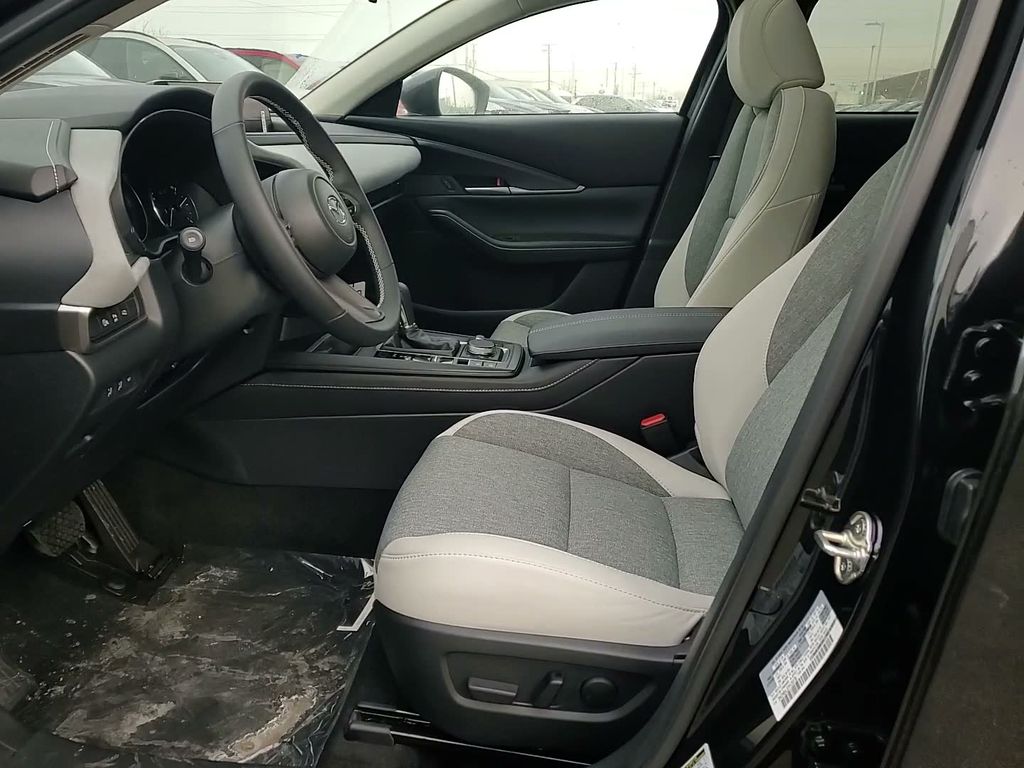 2026 Mazda CX-30 2.5 S Aire Edition Image 12 of 23