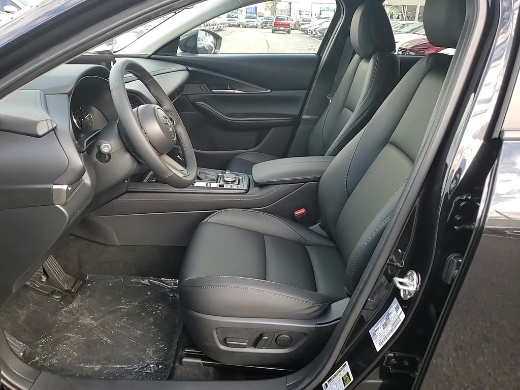 2026 Mazda CX-30 2.5 S Select Sport Image 12 of 23