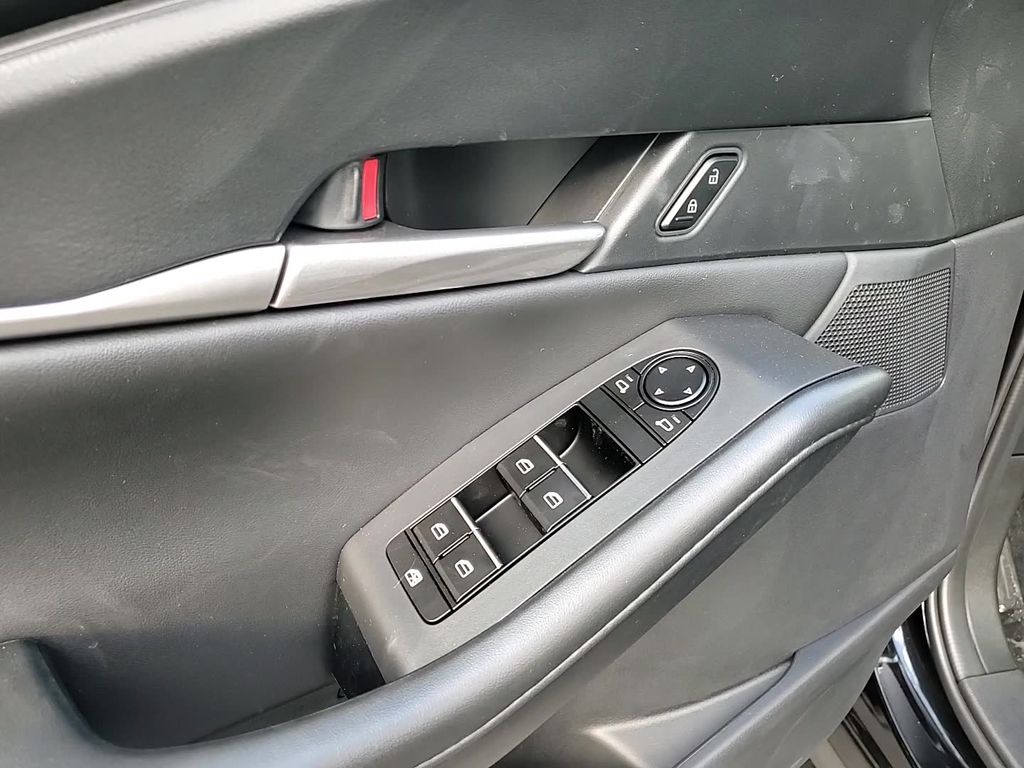 2026 Mazda CX-30 2.5 S Select Sport Image 18 of 23