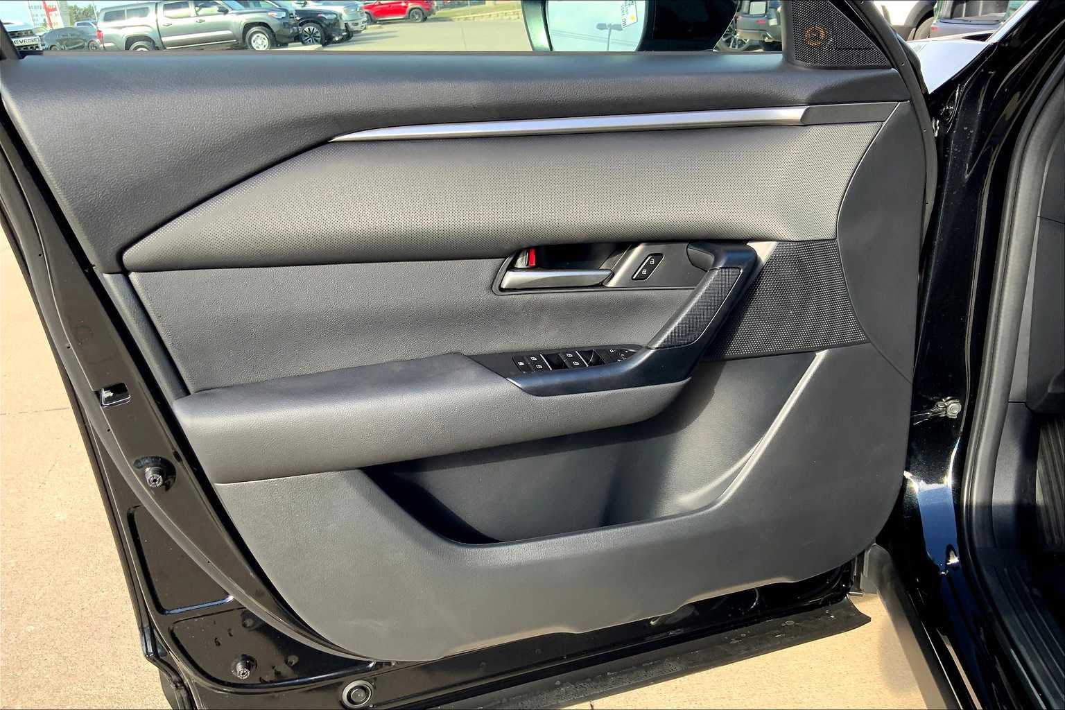 2026 Mazda CX-50 2.5 S Meridian Edition Image 13 of 20