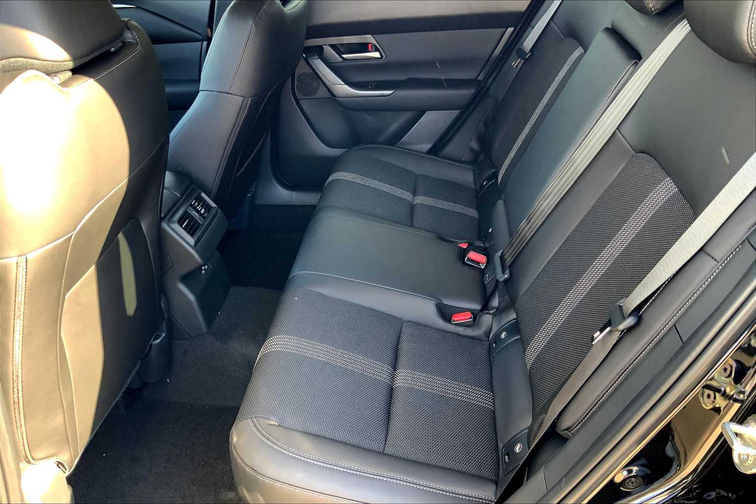 2026 Mazda CX-50 2.5 S Preferred Image 8 of 20