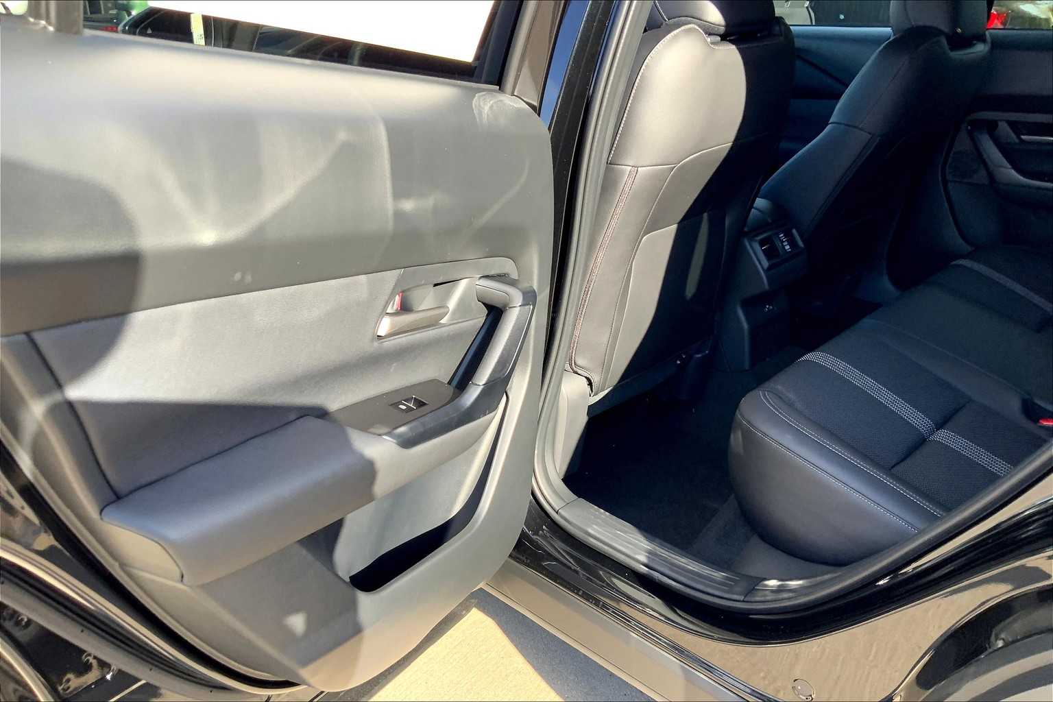 2026 Mazda CX-50 2.5 S Preferred Image 9 of 20