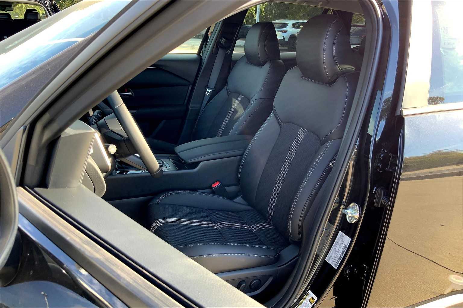 2026 Mazda CX-50 2.5 S Preferred Image 7 of 20