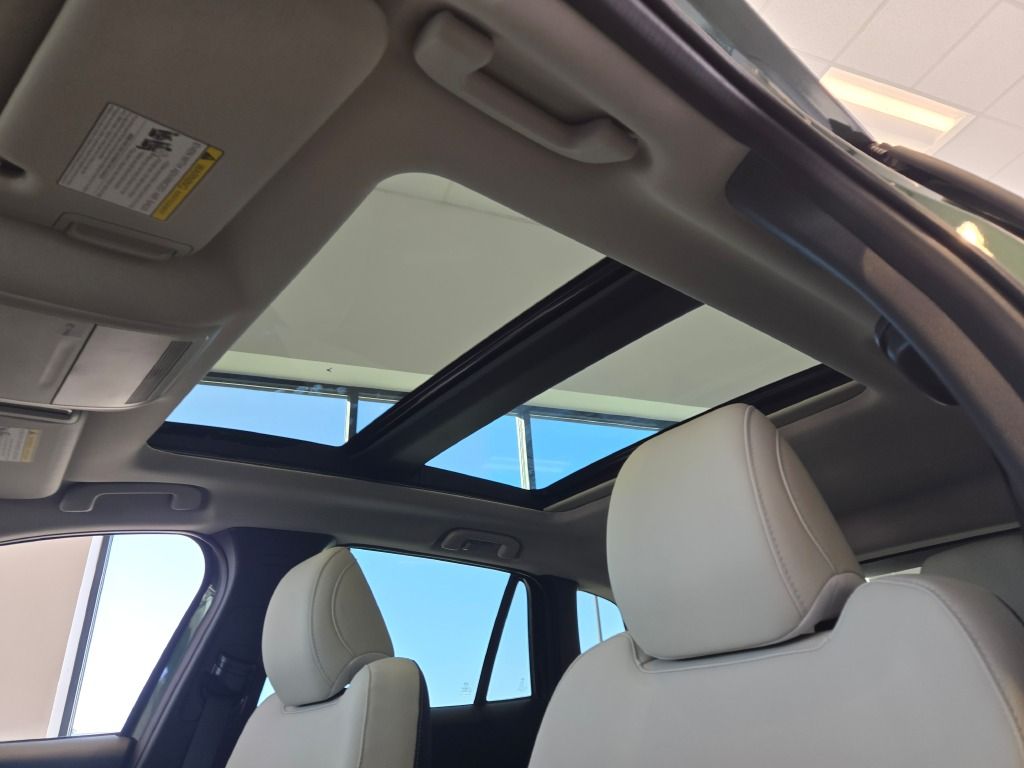 2026 Mazda CX-50 2.5 S Preferred Image 11 of 31