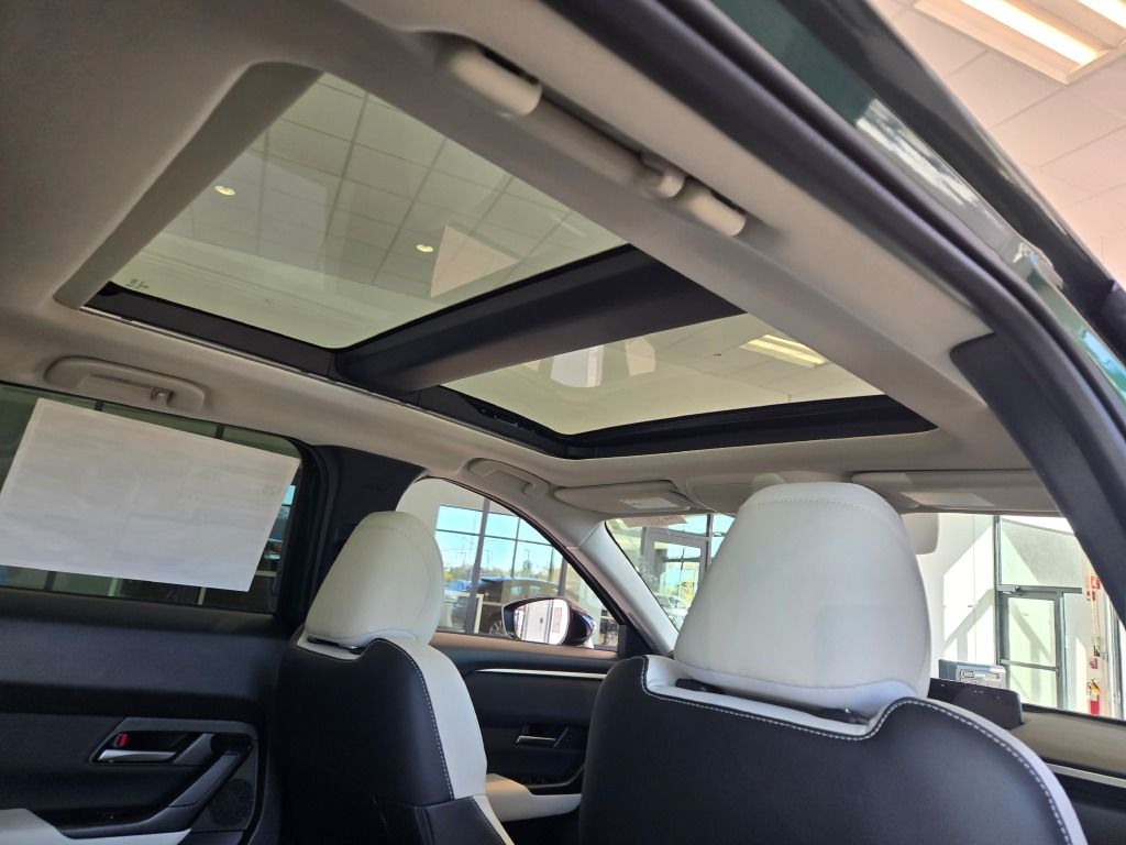2026 Mazda CX-50 2.5 S Preferred Image 27 of 31