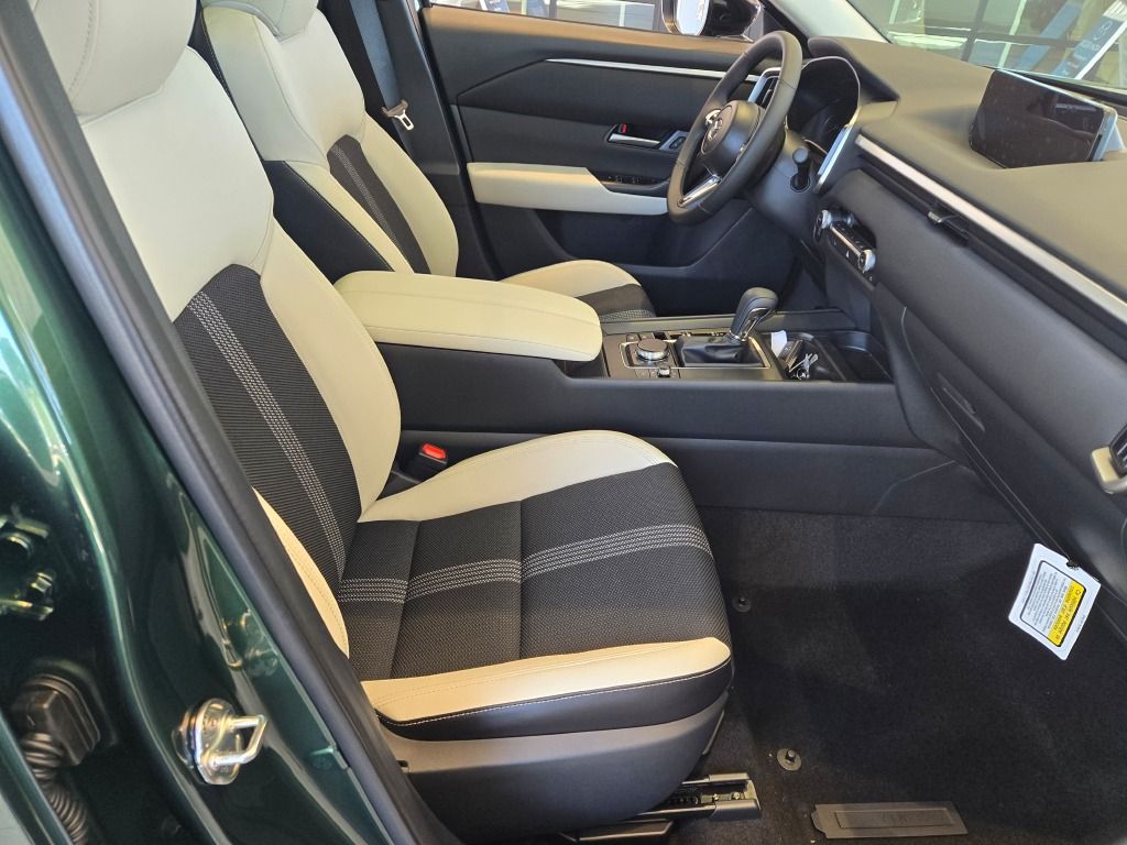 2026 Mazda CX-50 2.5 S Preferred Image 9 of 31