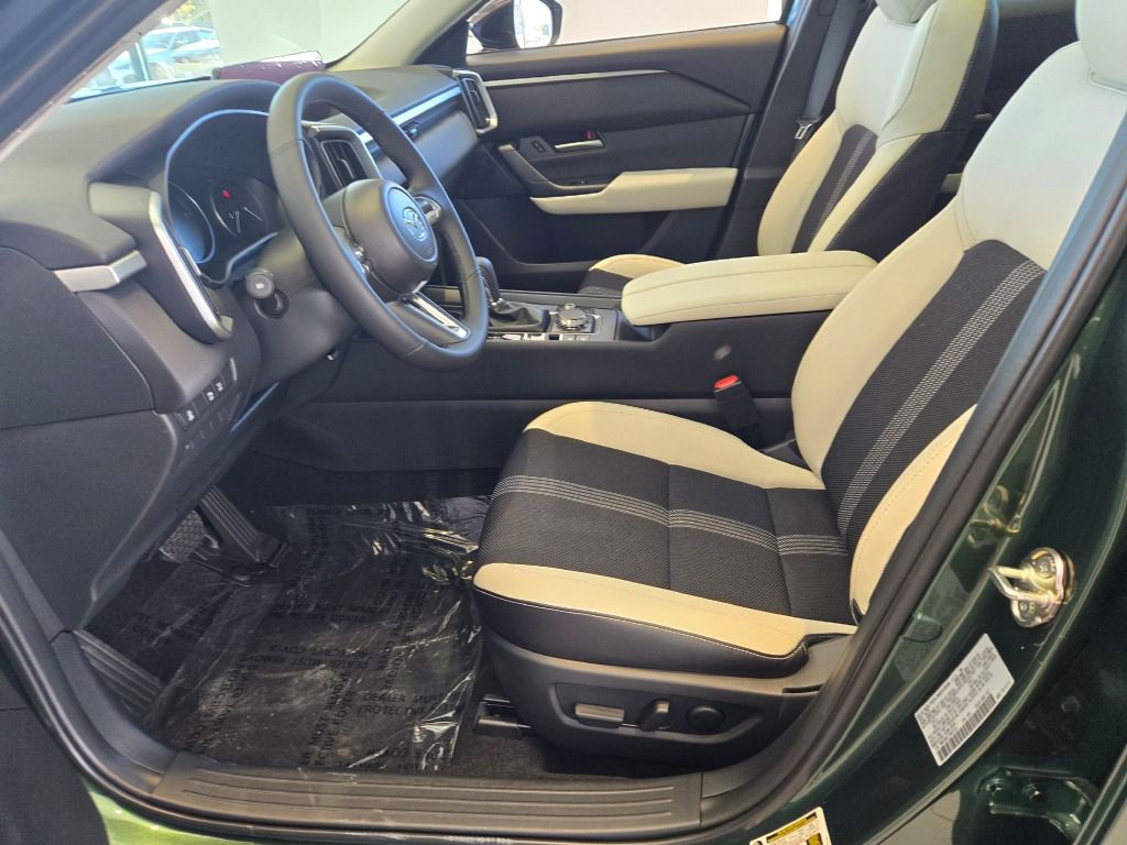 2026 Mazda CX-50 2.5 S Preferred Image 7 of 31