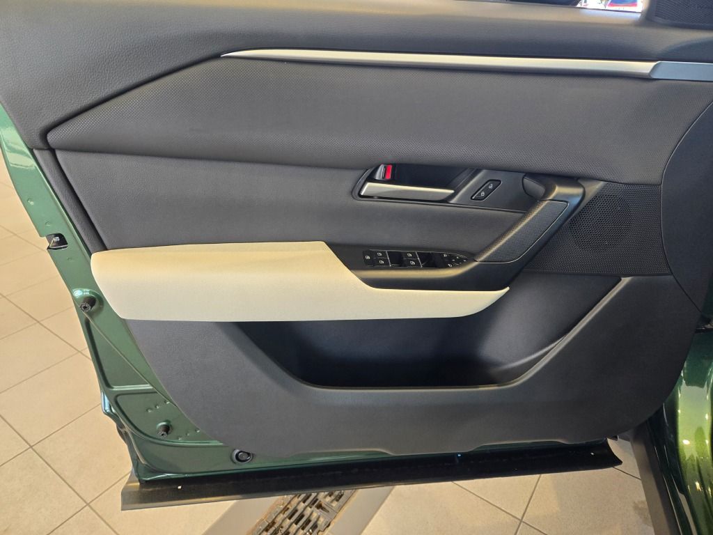 2026 Mazda CX-50 2.5 S Preferred Image 21 of 31