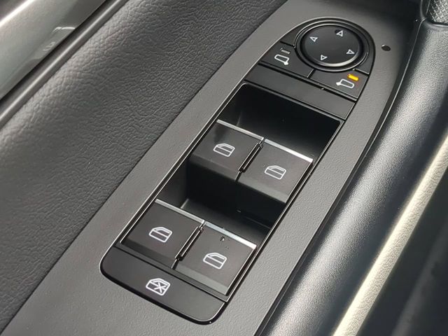 2026 Mazda CX-50 2.5 S Preferred Image 19 of 26