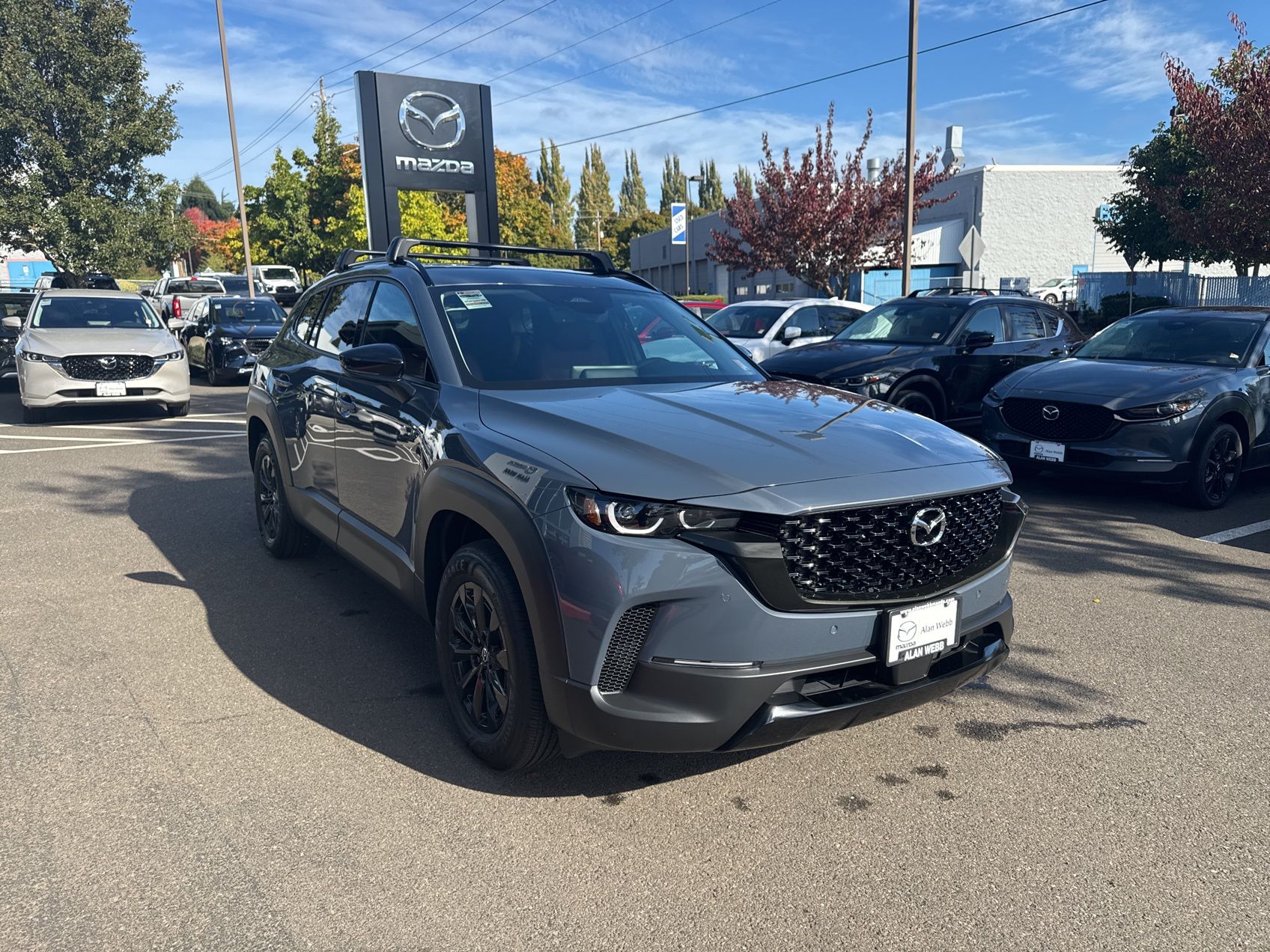 2026 Mazda CX-50 Hybrid Premium Image 2 of 24
