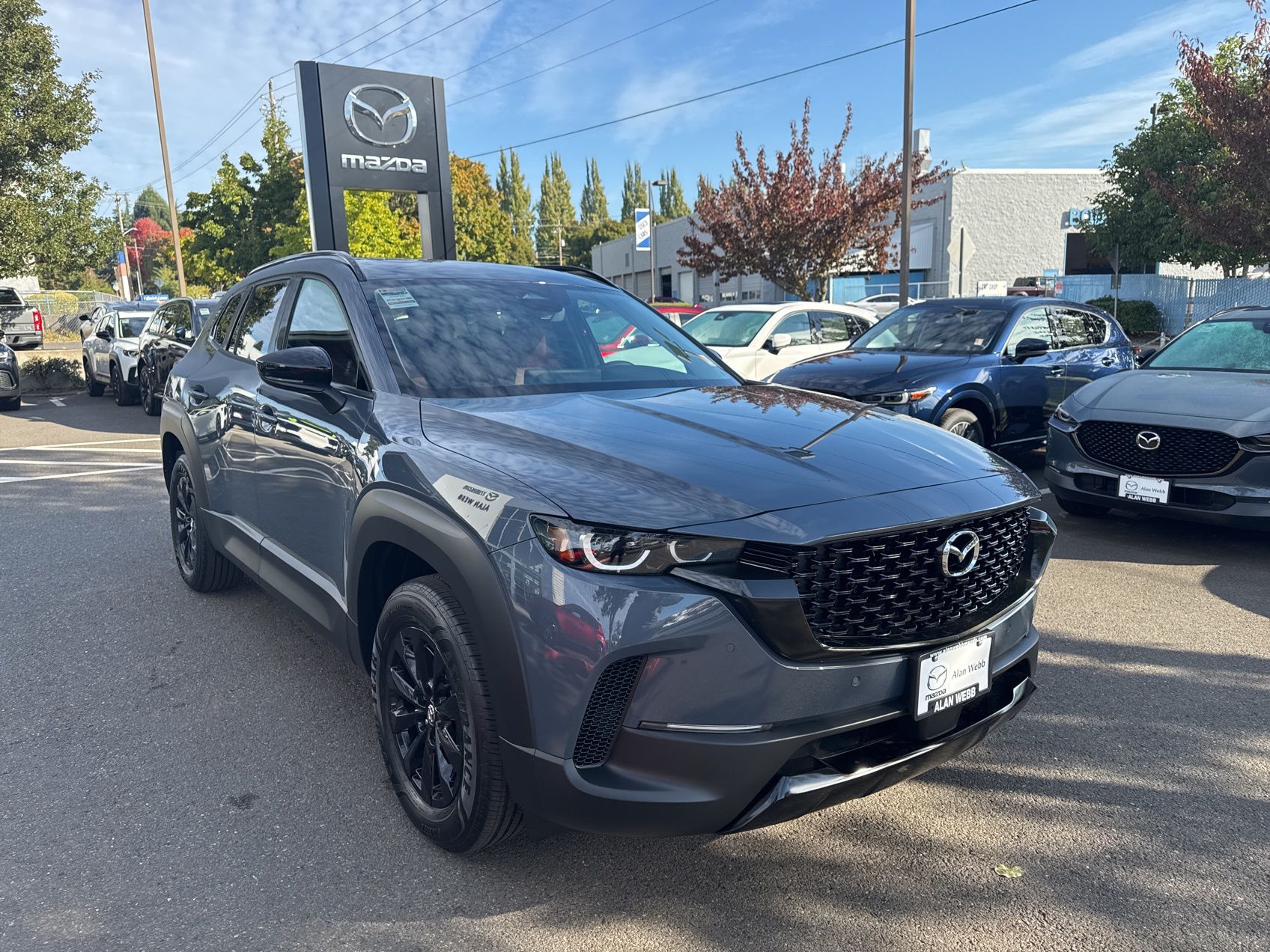 2026 Mazda CX-50 Hybrid Premium Image 2 of 24