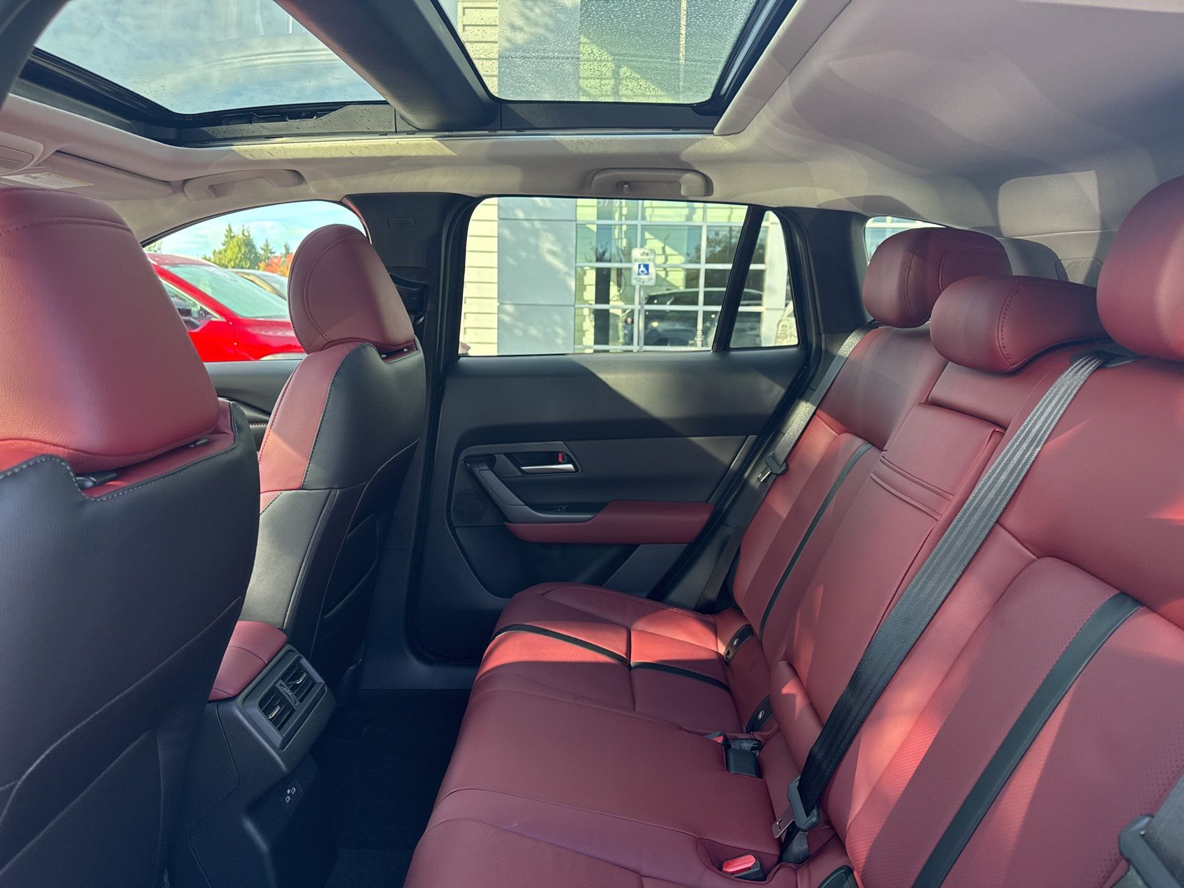 2026 Mazda CX-50 Hybrid Premium Image 10 of 24