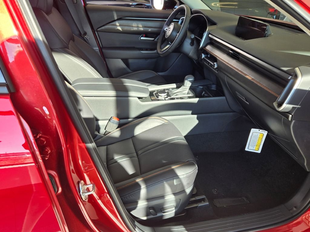2026 Mazda CX-50 Hybrid Premium Image 28 of 31