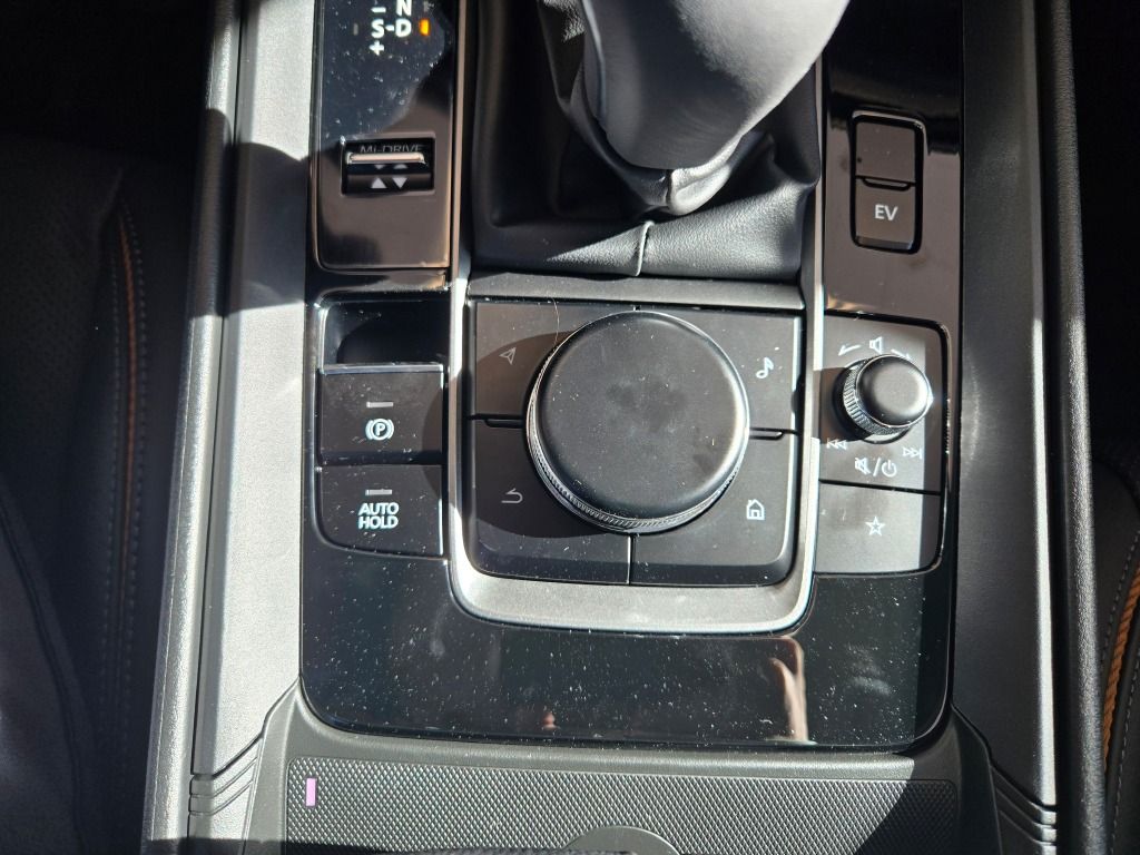 2026 Mazda CX-50 Hybrid Premium Image 15 of 31