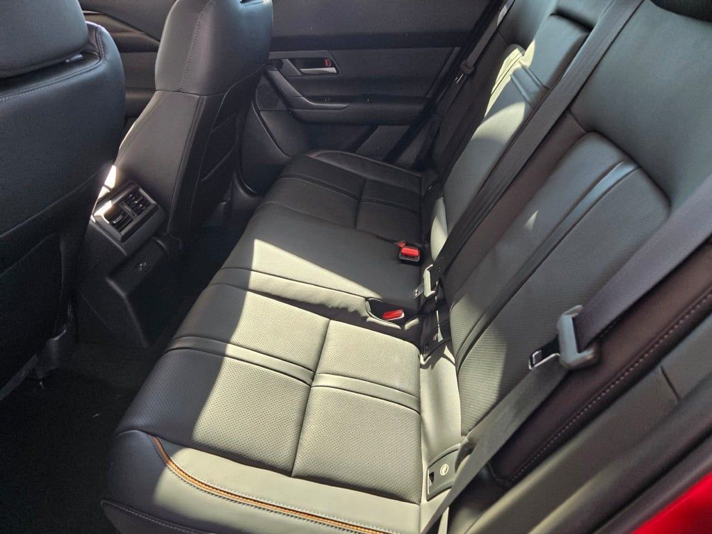 2026 Mazda CX-50 Hybrid Premium Image 7 of 31