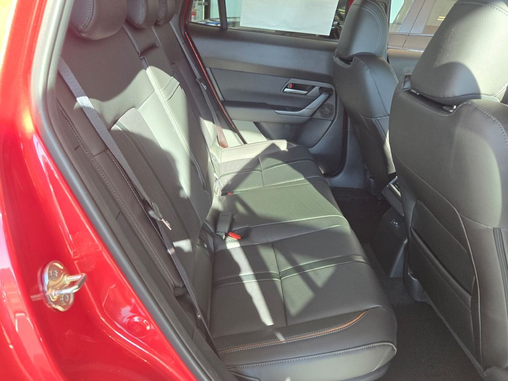 2026 Mazda CX-50 Hybrid Premium Image 6 of 31