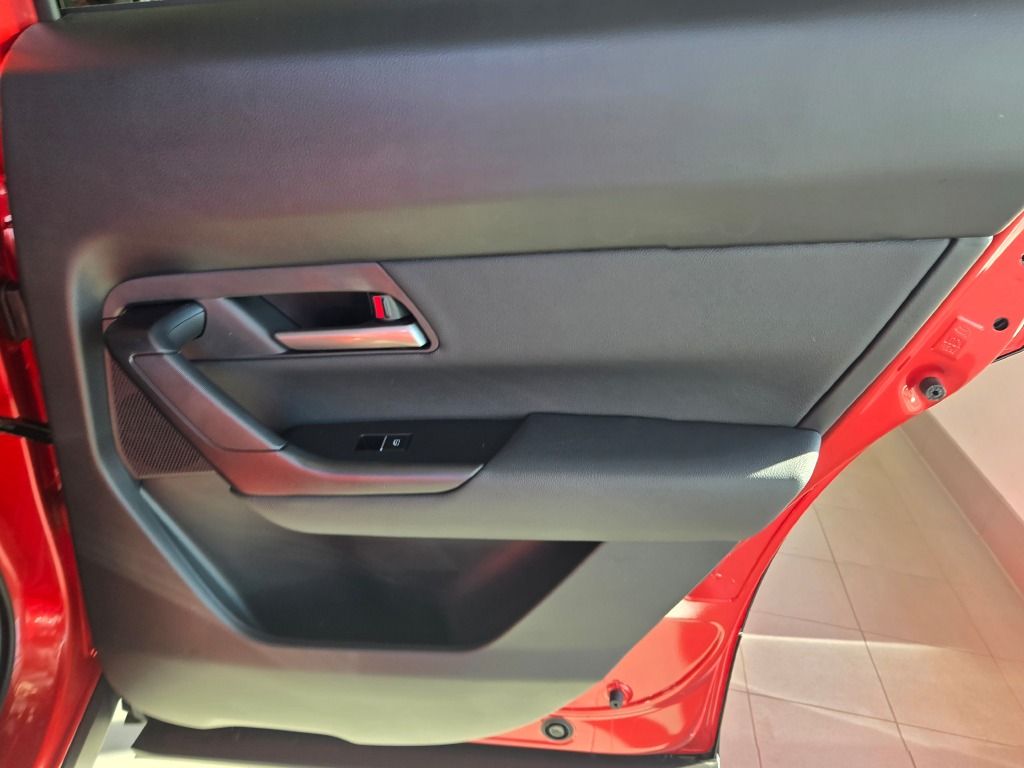 2026 Mazda CX-50 Hybrid Premium Image 17 of 31