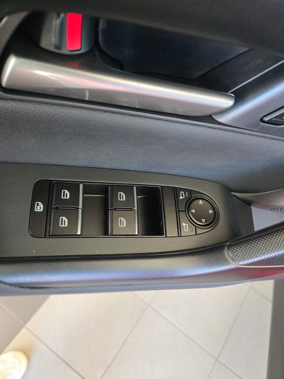 2026 Mazda CX-50 Hybrid Premium Image 27 of 31