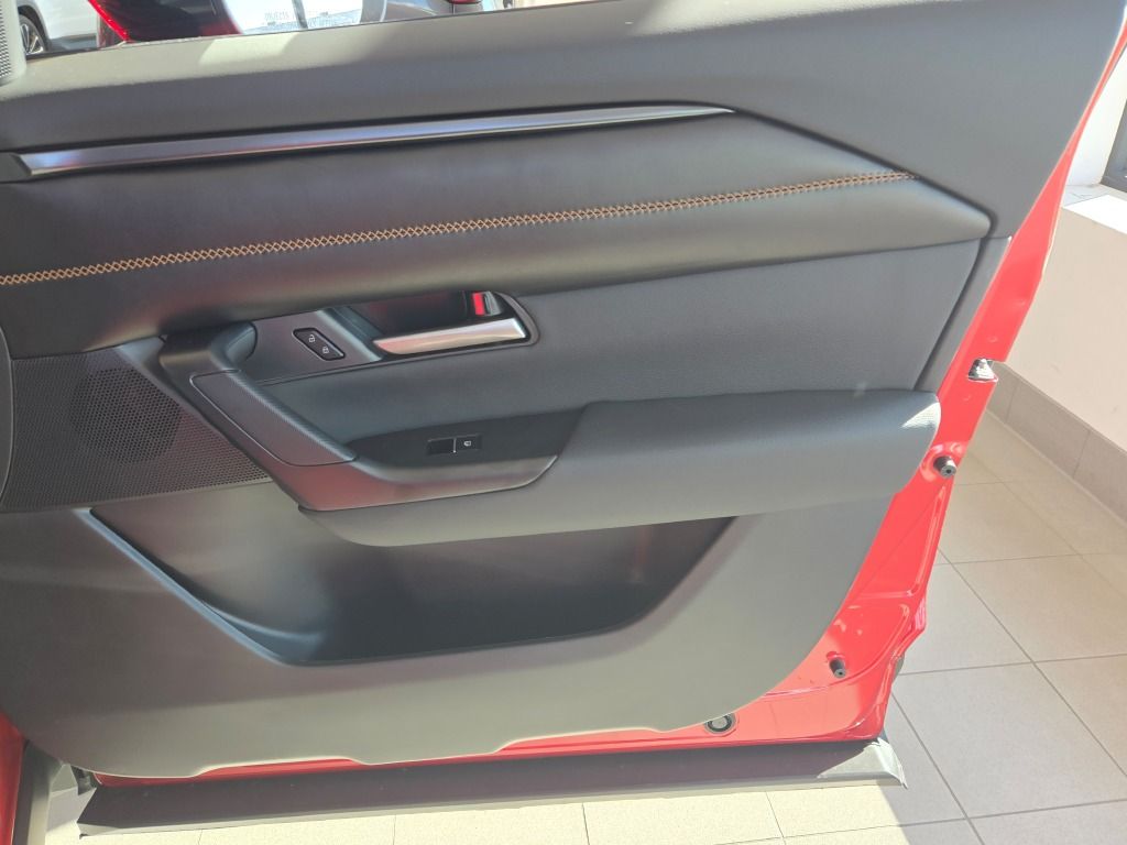 2026 Mazda CX-50 Hybrid Premium Image 2 of 31