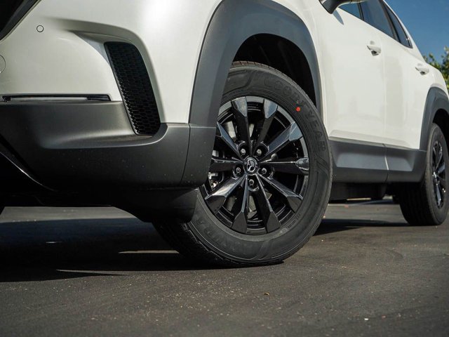 2026 Mazda CX-50 Hybrid Premium Image 6 of 26