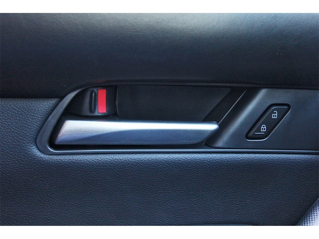 2026 Mazda CX-50 Hybrid Premium Image 18 of 25