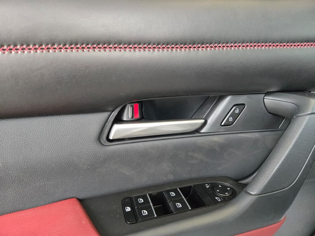 2026 Mazda CX-50 Hybrid Premium Image 23 of 32