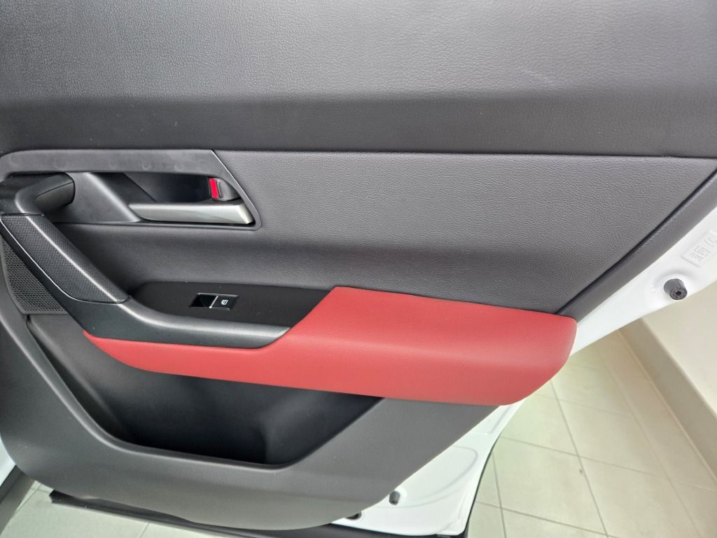 2026 Mazda CX-50 Hybrid Premium Image 20 of 32