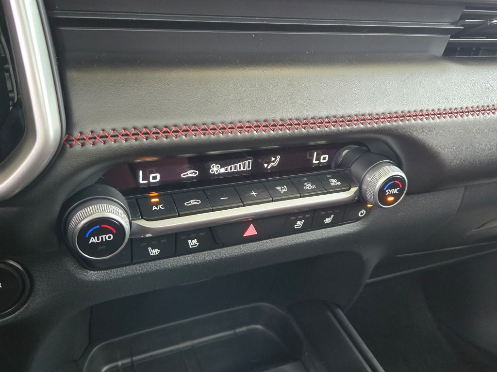 2026 Mazda CX-50 Hybrid Premium Image 17 of 32