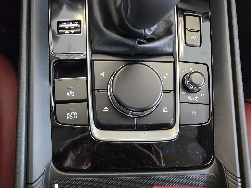 2026 Mazda CX-50 Hybrid Premium Image 19 of 32