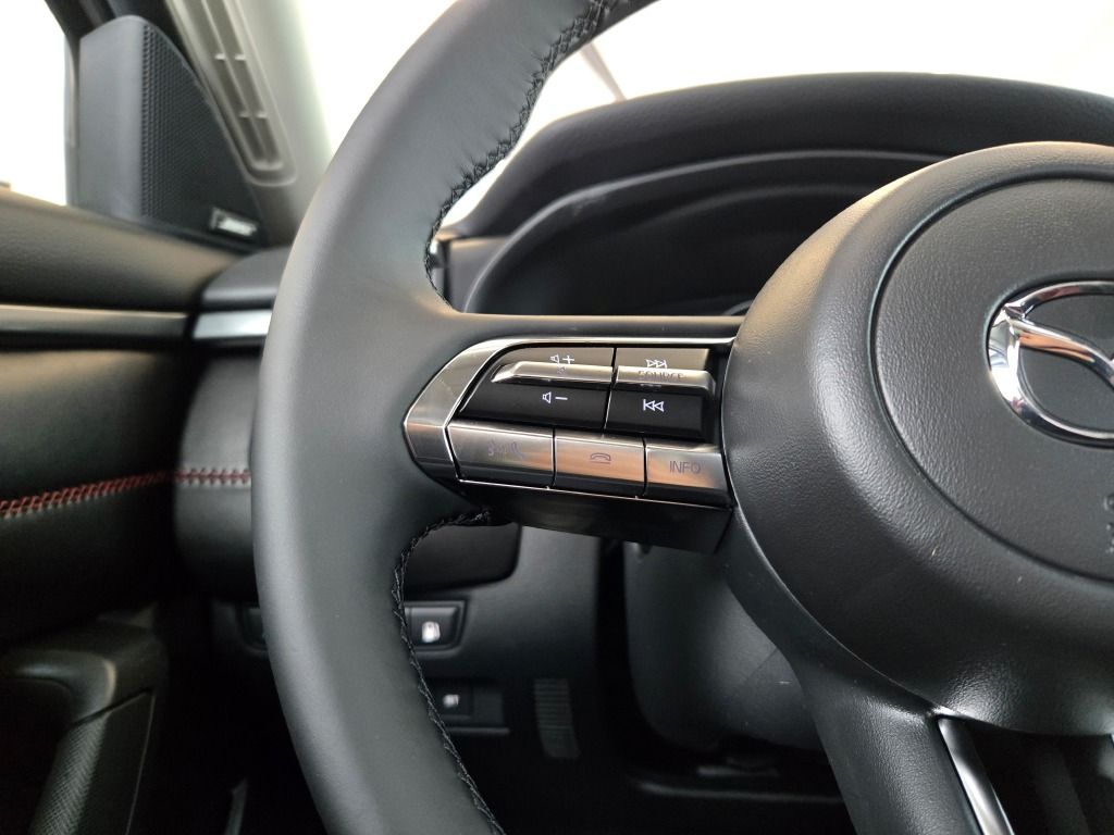 2026 Mazda CX-50 Hybrid Premium Image 26 of 32